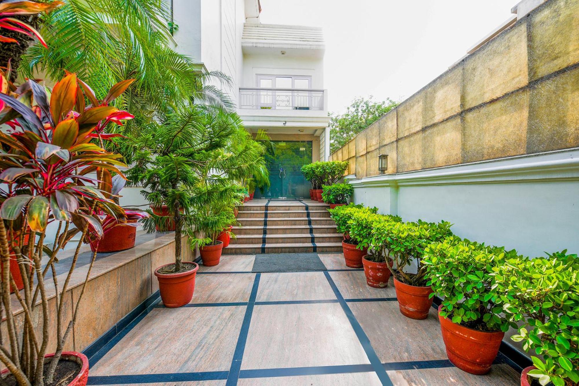 Hotel Exotica Leisure Valley, Gurgaon Exterior photo